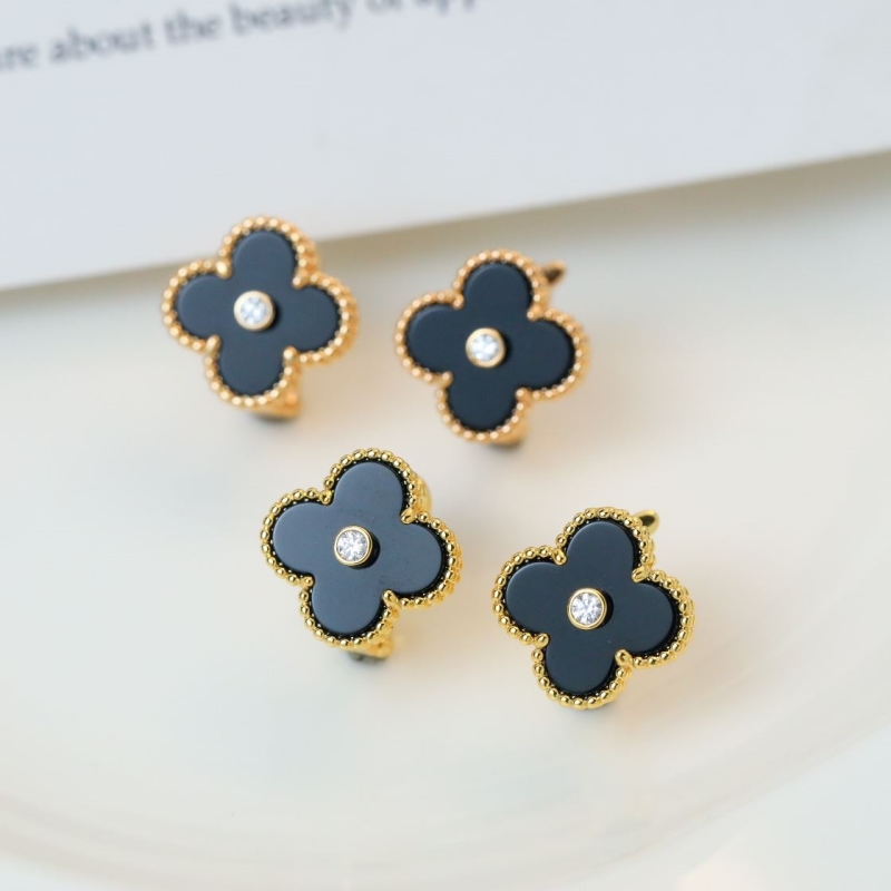 Ba*len*cia*ga earrings